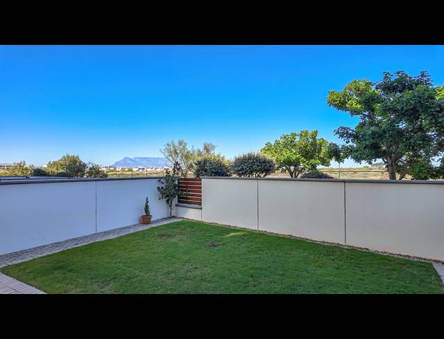 3 BEDROOM APARTMENT FOR SALE IN SANDOWN